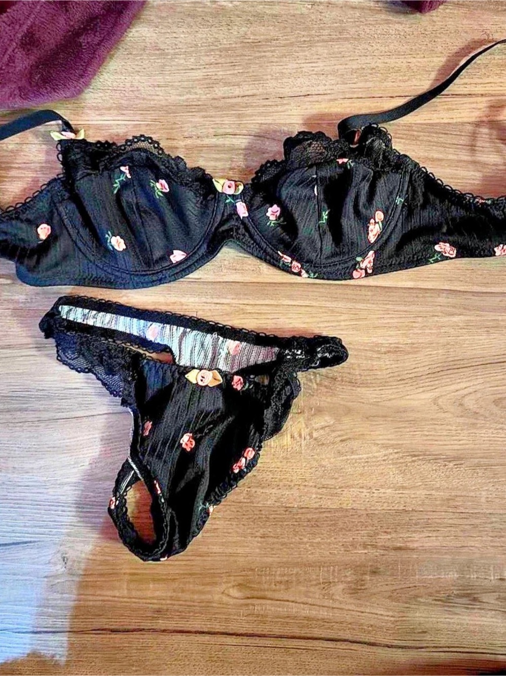 Floral Lace Underwire Bra & Panty Lingerie Set Black & White